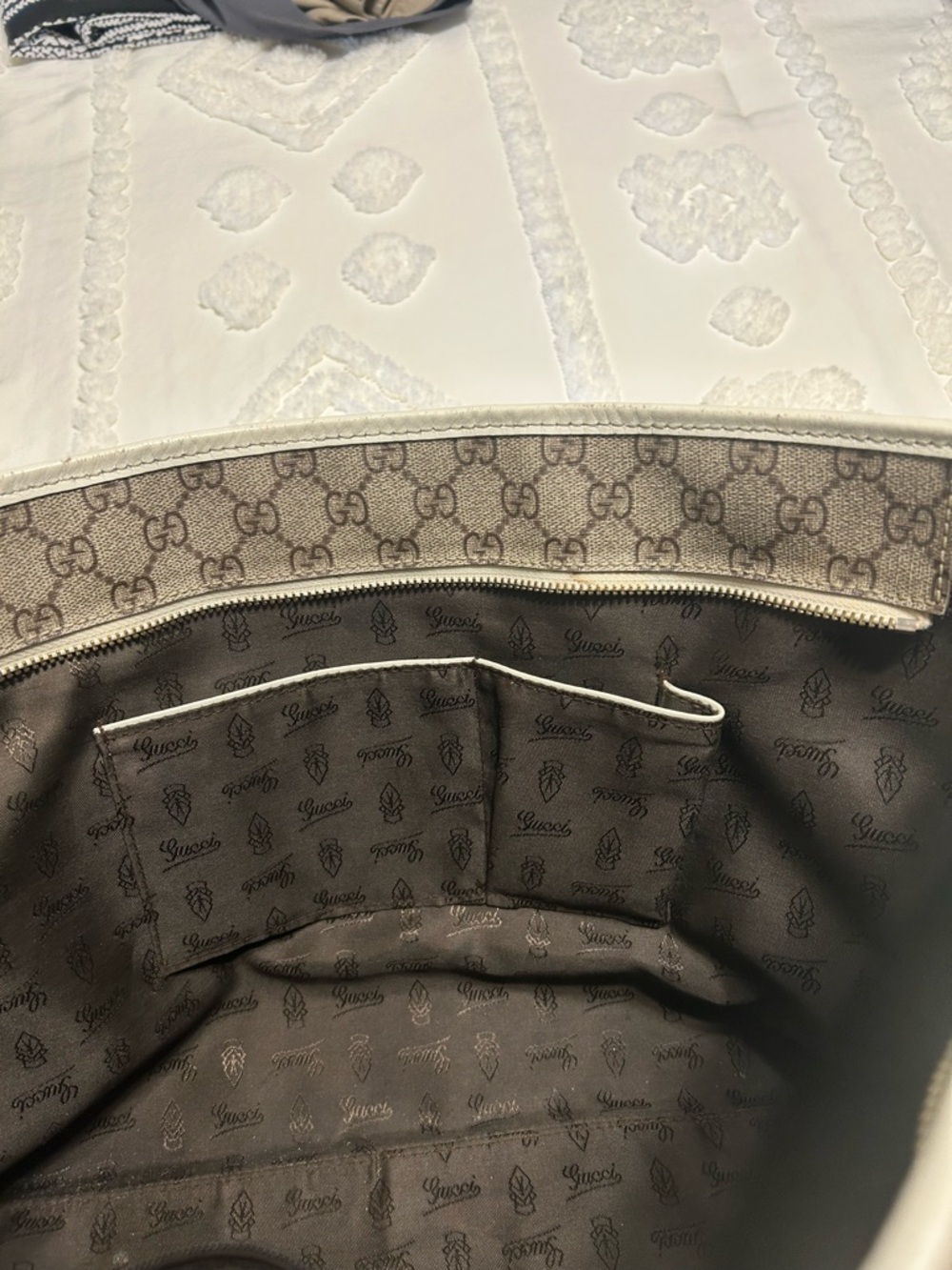 Gucci Beige/Brown GG Supreme Canvas Tote with Cream Handles - Picture 5 of 13
